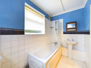 BATHROOM- click for photo gallery